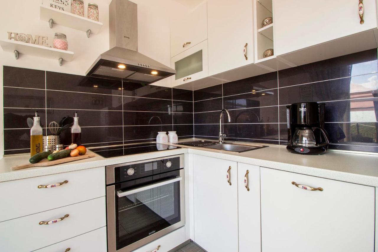 Hill Apartment With Private Pool Kučine エクステリア 写真